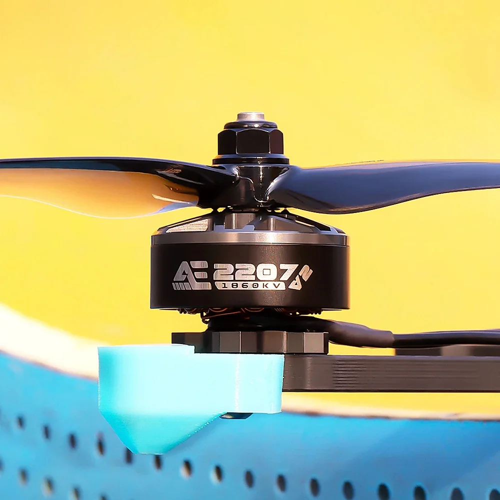 4 個 AxisFlying AE2207 V2 1860K - 5 Inch Propeller のレビューと価格